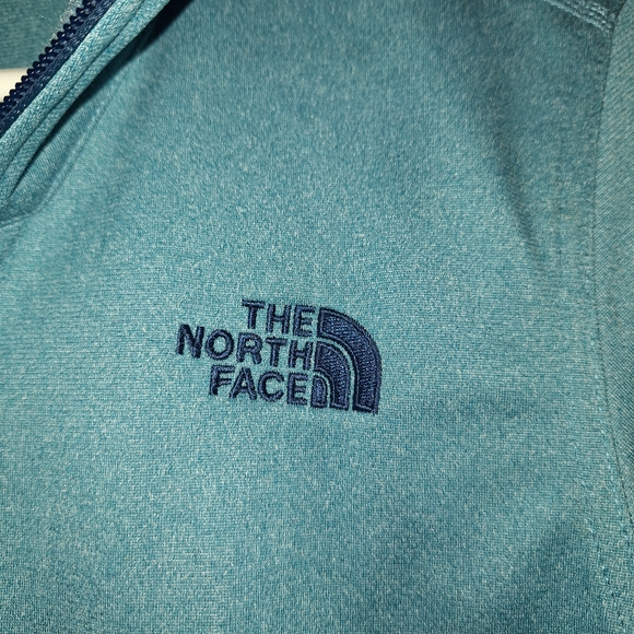 The North Face Women's Light Weight Turquoise Jacket - Picture 2 of 4